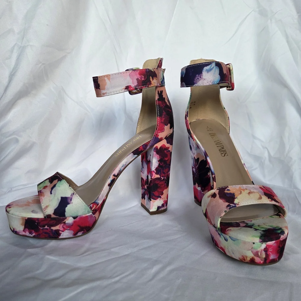 Women's Floral Platform Heels - Picture 15 of 16